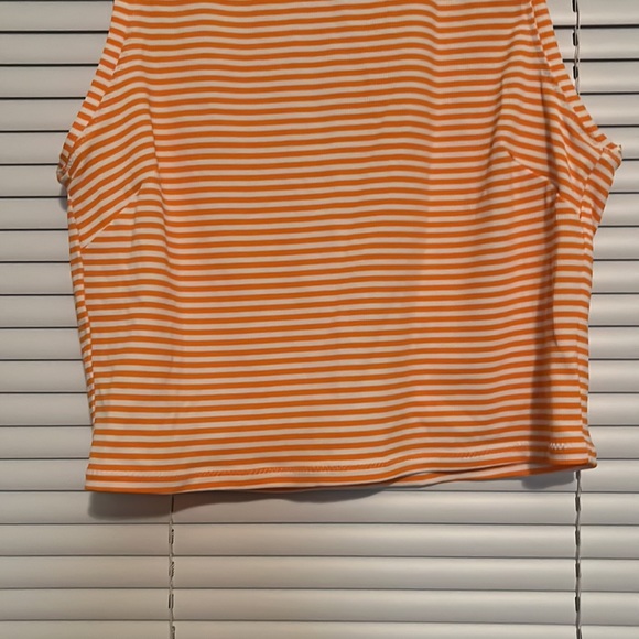 ATHLETA Cropped Tank Size Small - Picture 3 of 5